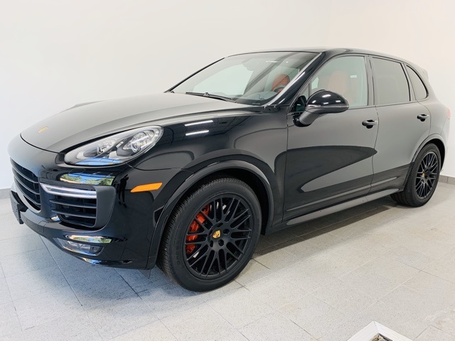 Porsche cayenne gts 2016